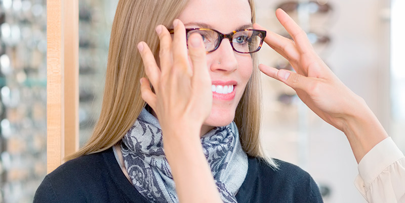 Asesoramiento para elegir monturas de gafas