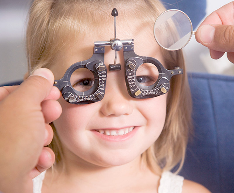 Servicio de visión infantil en Óptima Visión